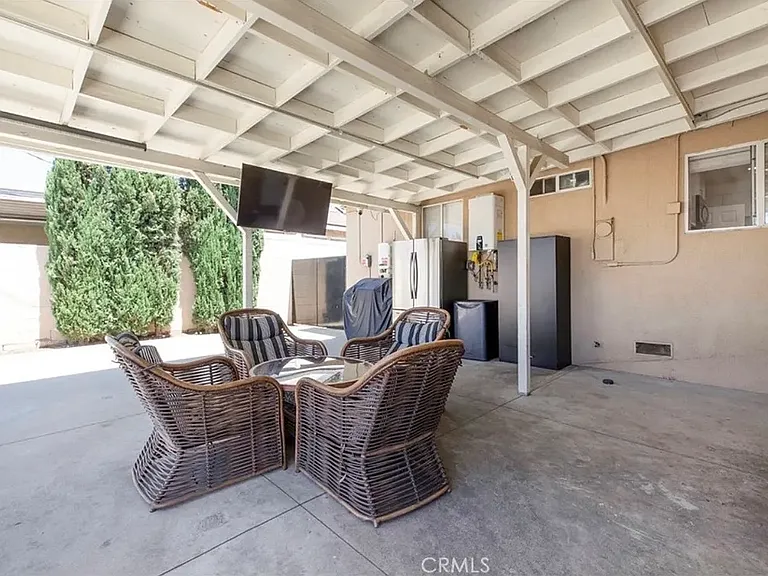 9261 Lev Ave — Photo 14