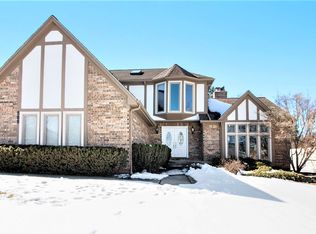 569 Sunlight Dr, Rochester Hills, MI 48309