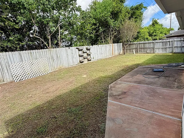 3715 Lindenfield Dr — Photo 42