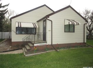523 3rd Avenue E, Assiniboia, SK S0H 0B0