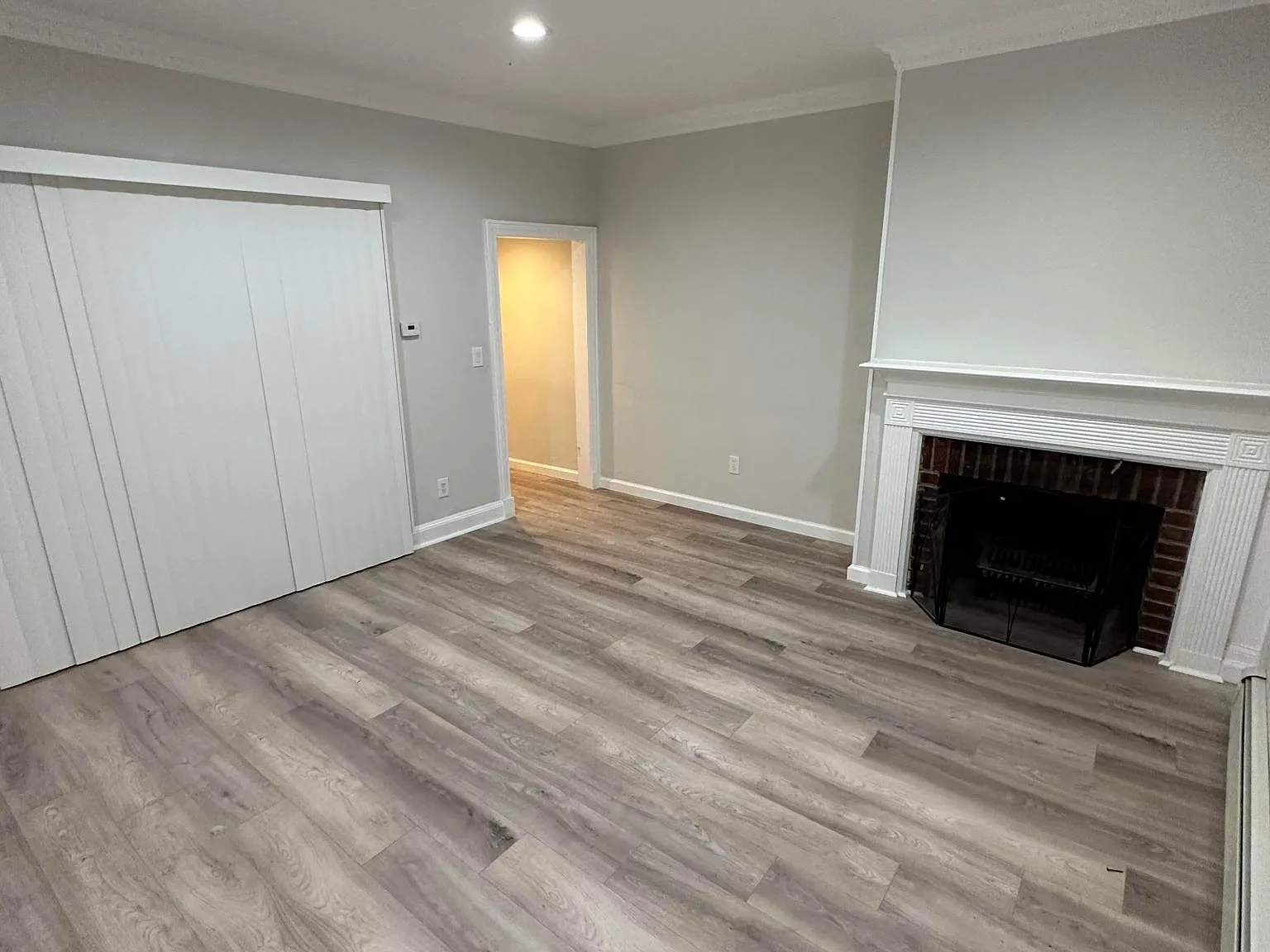 2 bed, 900 sqft, $2,000 — Photo 3