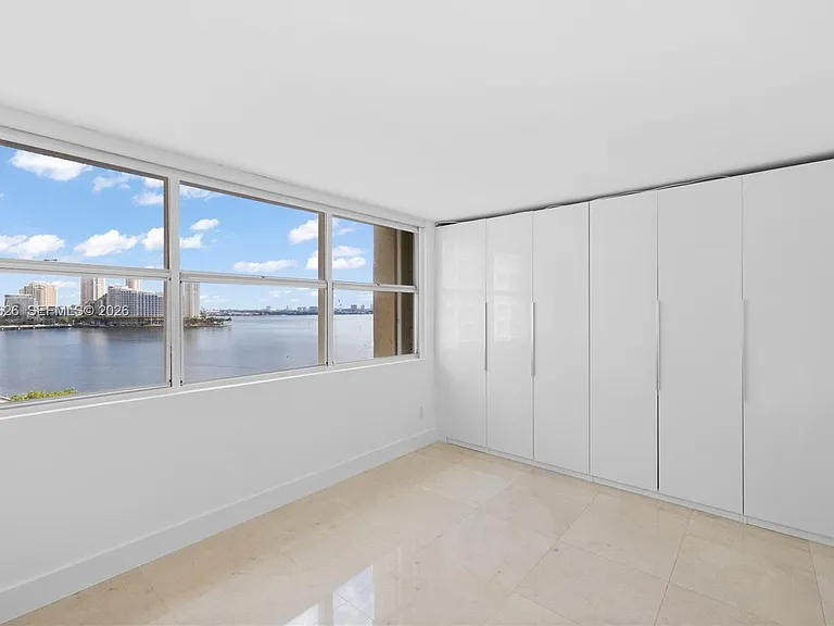 1420 Brickell Bay Dr #1001A — Photo 35