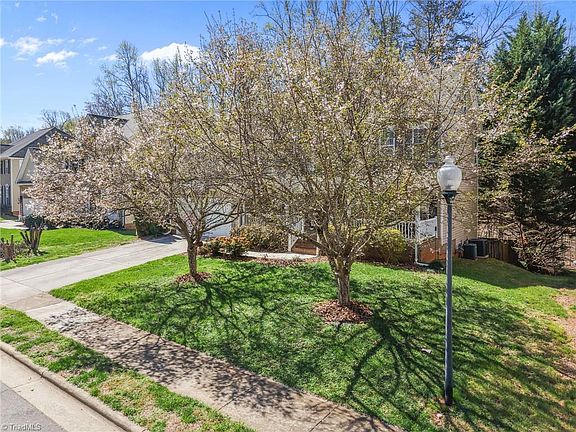 3rd image of 511 Hannah McKenzie Dr