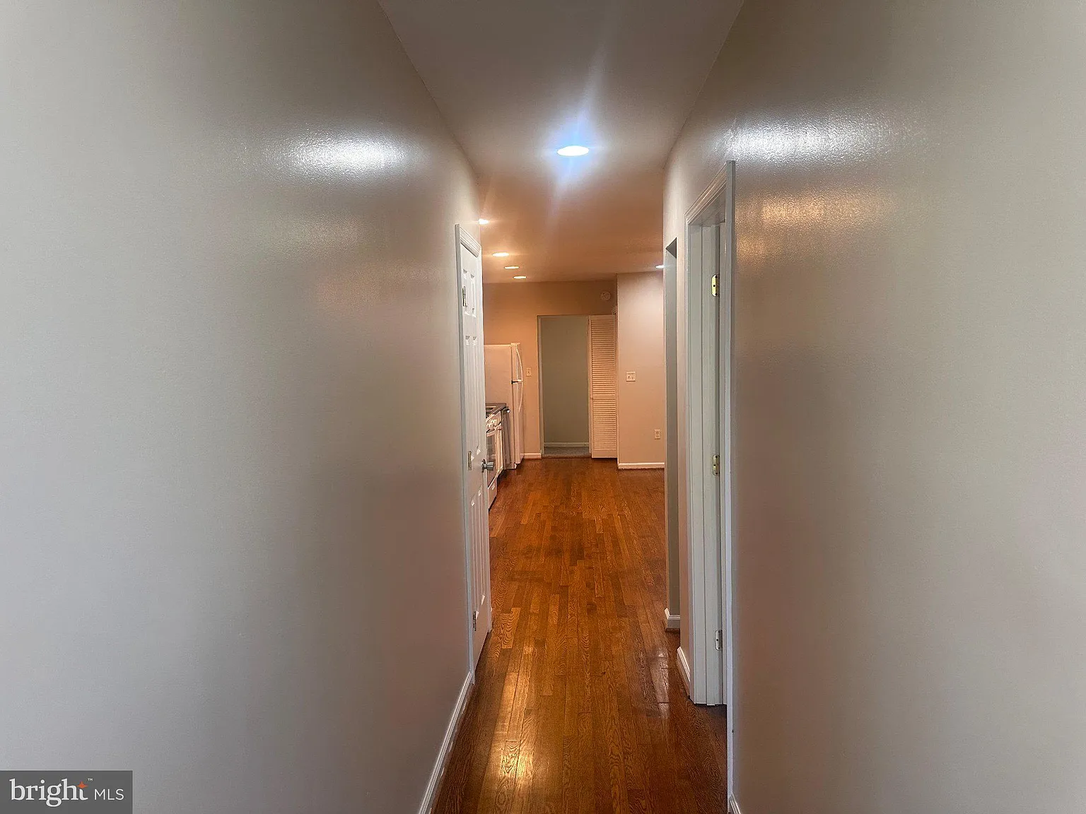 2 bed, 1.0 bath, 850 sqft, $2,400 — Photo 3