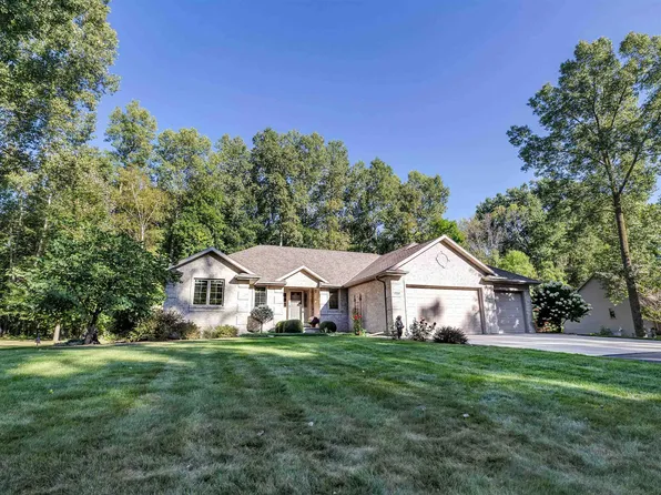 2258 Ives Ln, Suamico, WI 54173