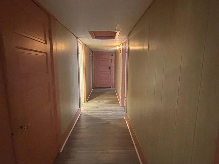 408 N Meridian — Photo 2