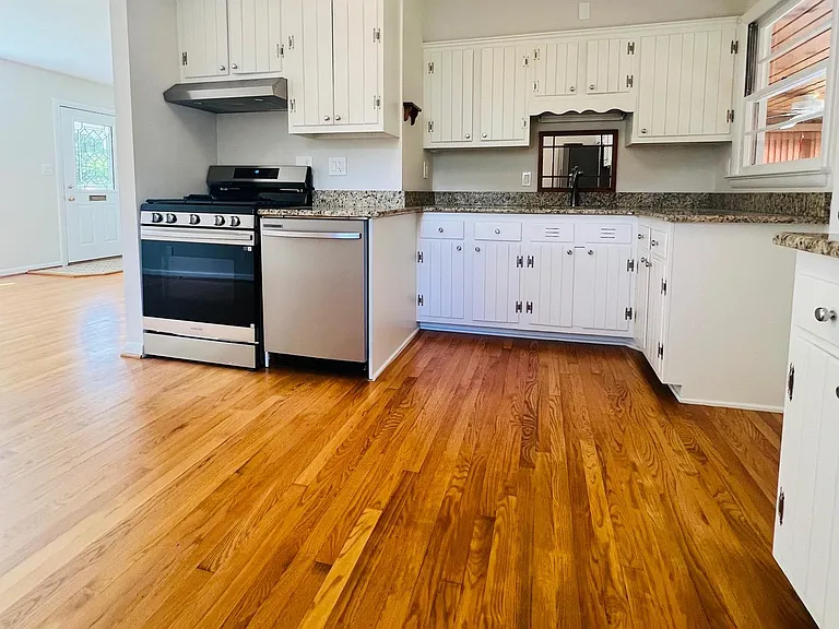407 Anderson Ave — Photo 7