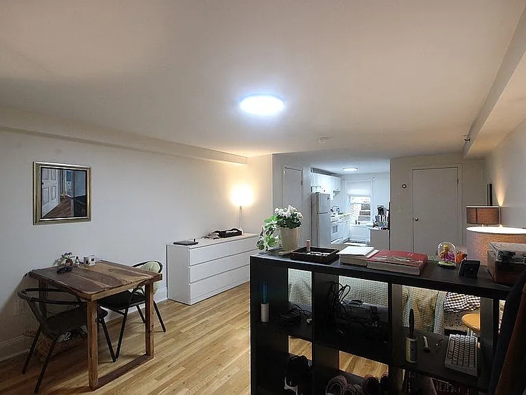 317-319 Bloomfield St #1L — Photo 2