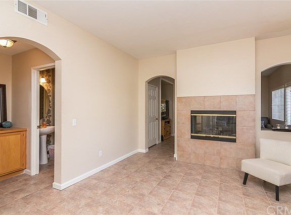 4th image of 39899 Chambray Dr