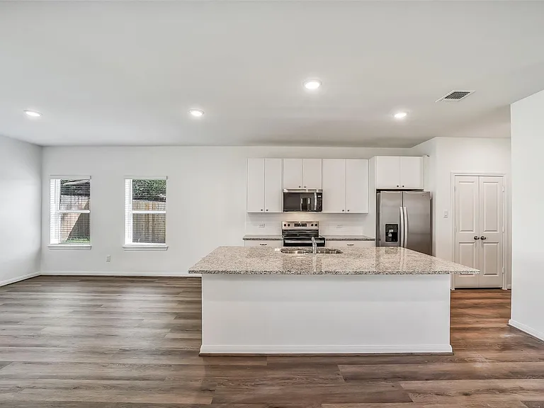 11943 Pondwood Dr — Photo 6