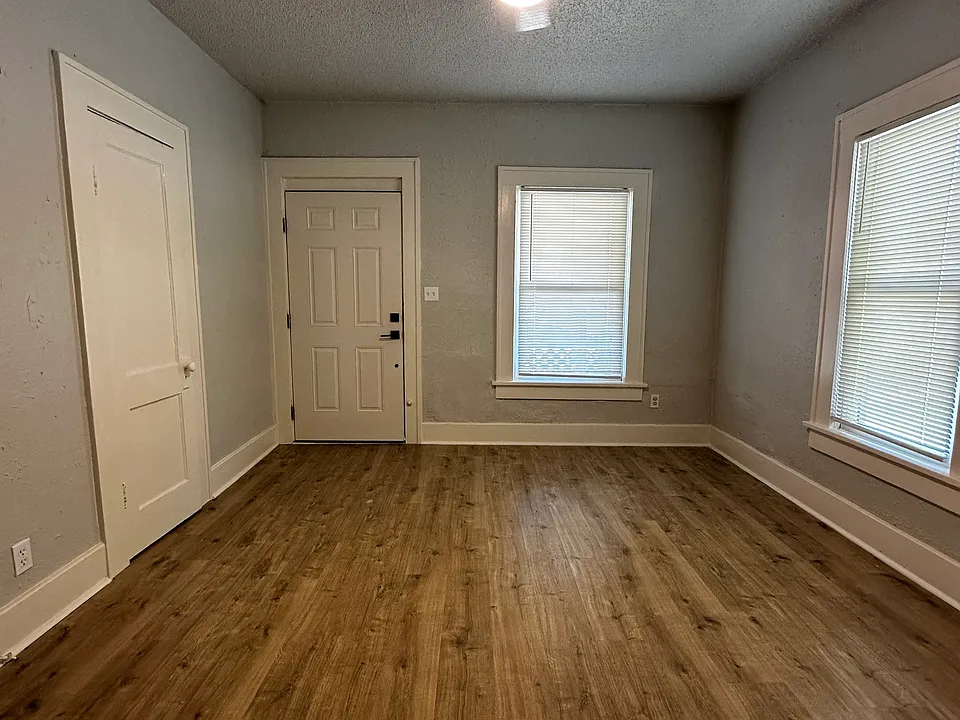 Living Room (facing front door)