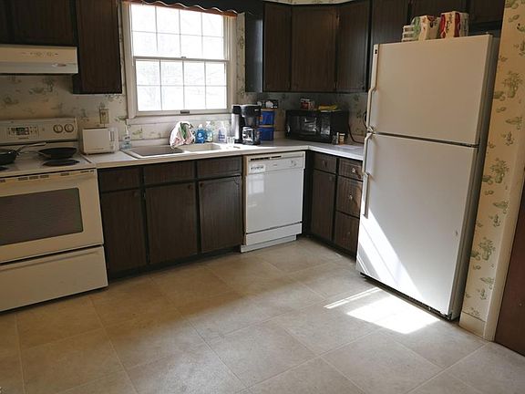 4th image of 619 Guilford Blvd