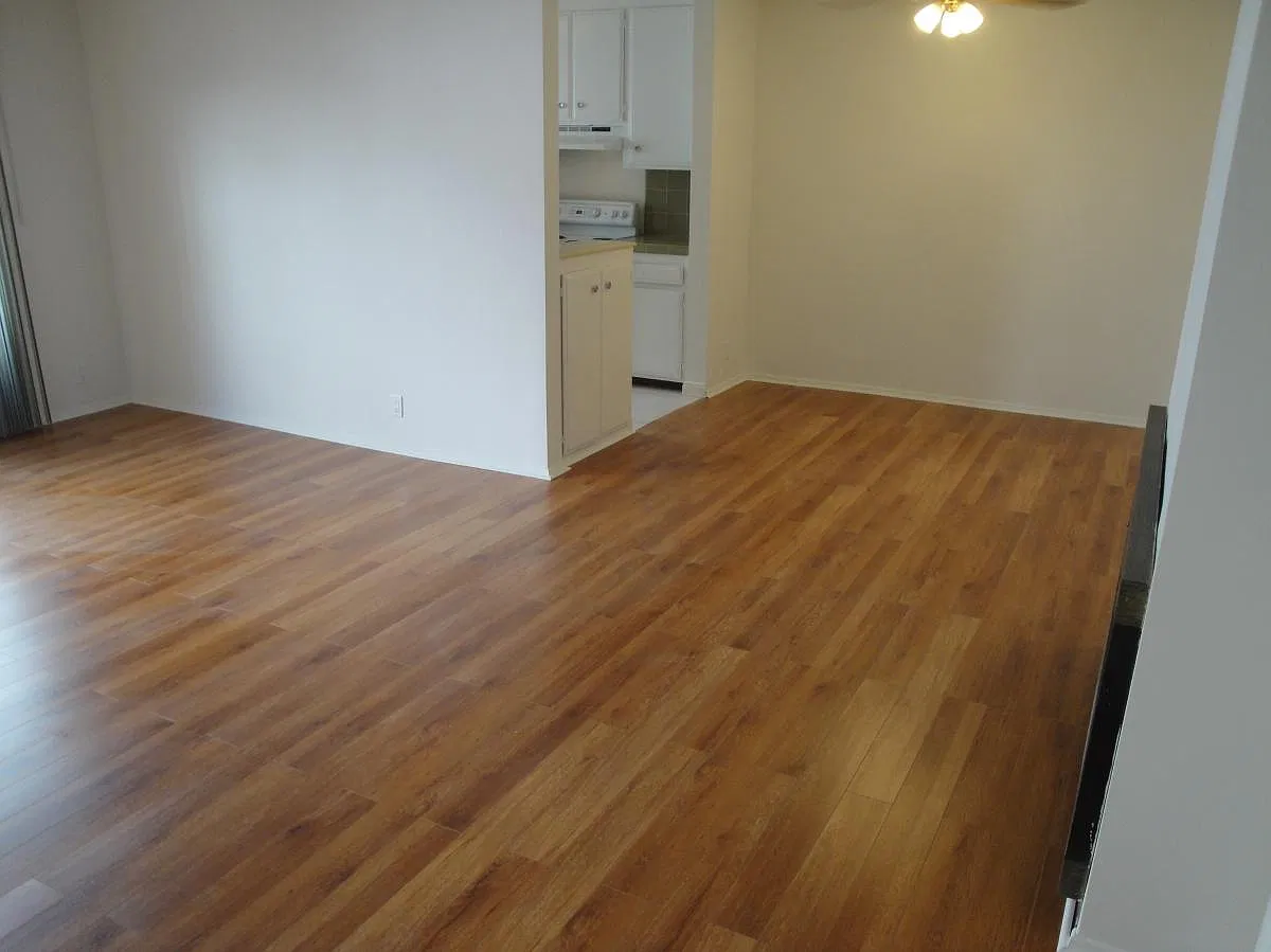 1 bed, 1.5 bath, 975 sqft, $2,295 — Photo 2