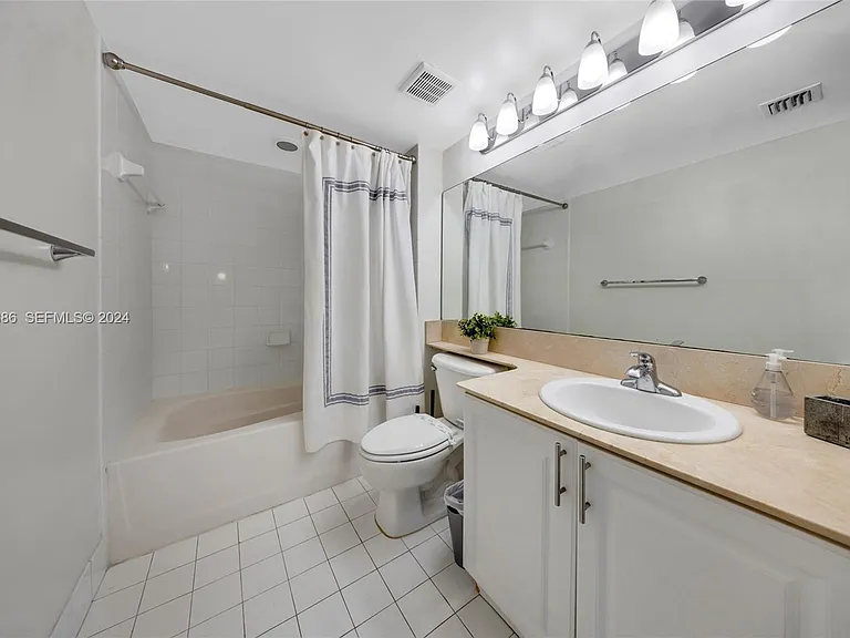 1155 Brickell Bay Dr #2207 — Photo 14