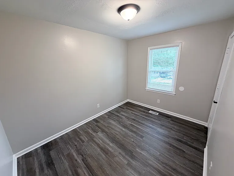 222 McKellar Dr — Photo 11