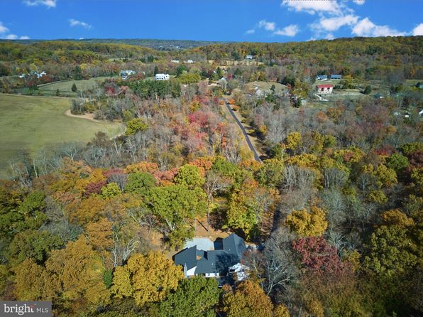 348 Pineville Rd, Newtown, PA 18940