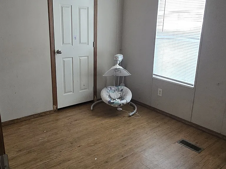 223 Vassar Dr SE #B — Photo 10