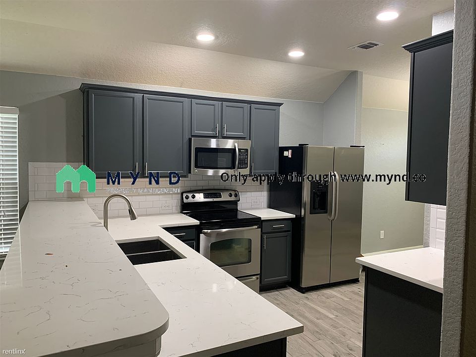 1st image of 513 Saddlehorn Way