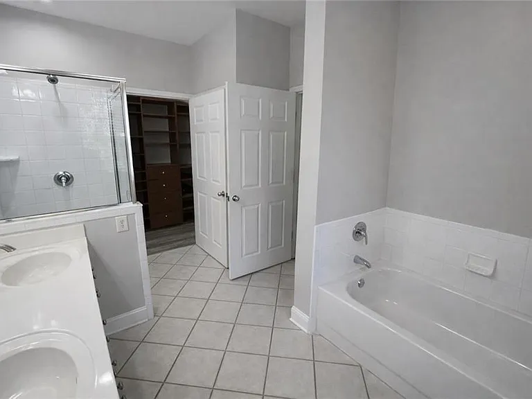 4107 Stratford Cmns — Photo 16