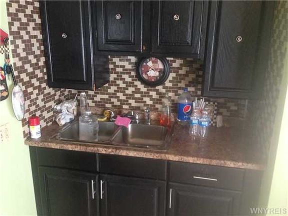 3rd image of 135 Esser Ave