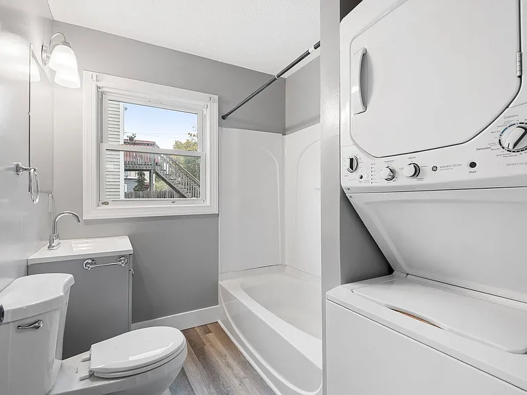 2407 Buchanan St NE #1 — Photo 16