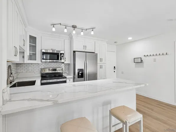 4600 Lamont St #204, San Diego, CA 92109