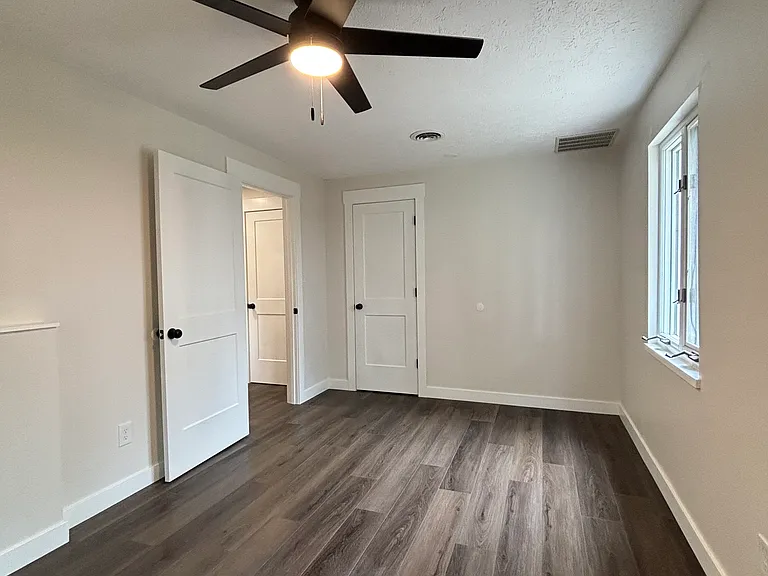 2625 Oakley Ave — Photo 9