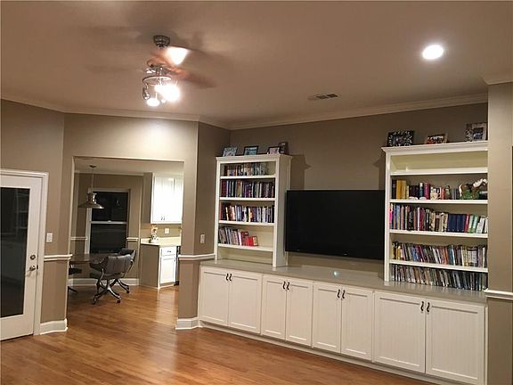 4th image of 5808 Pollard Dr