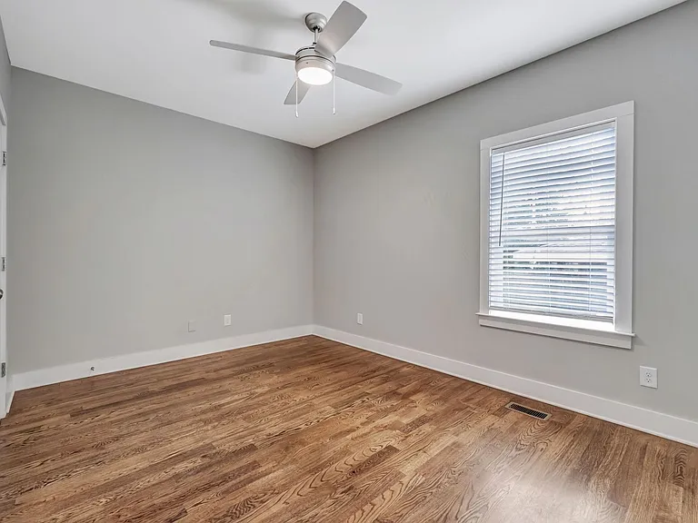 6203A California Ave — Photo 12