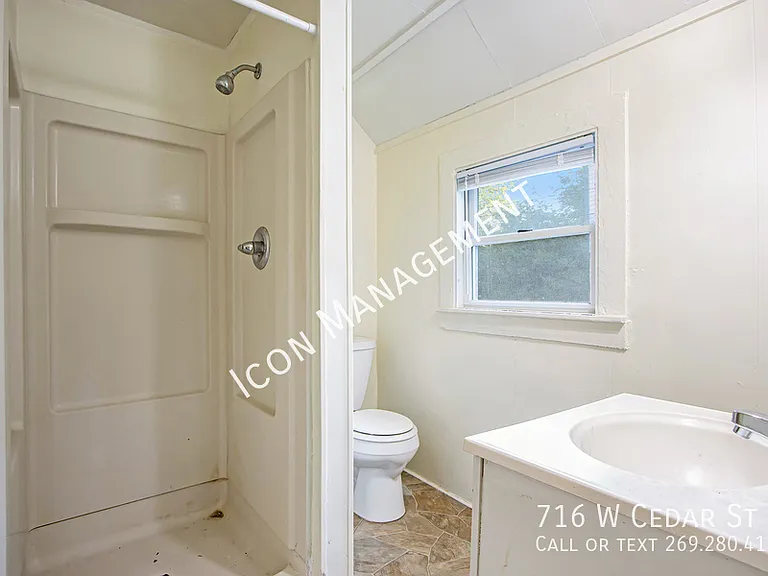 716 W Cedar St — Photo 11