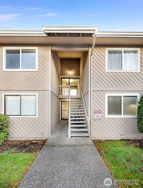 3rd image of 1251 Nevada Street #17