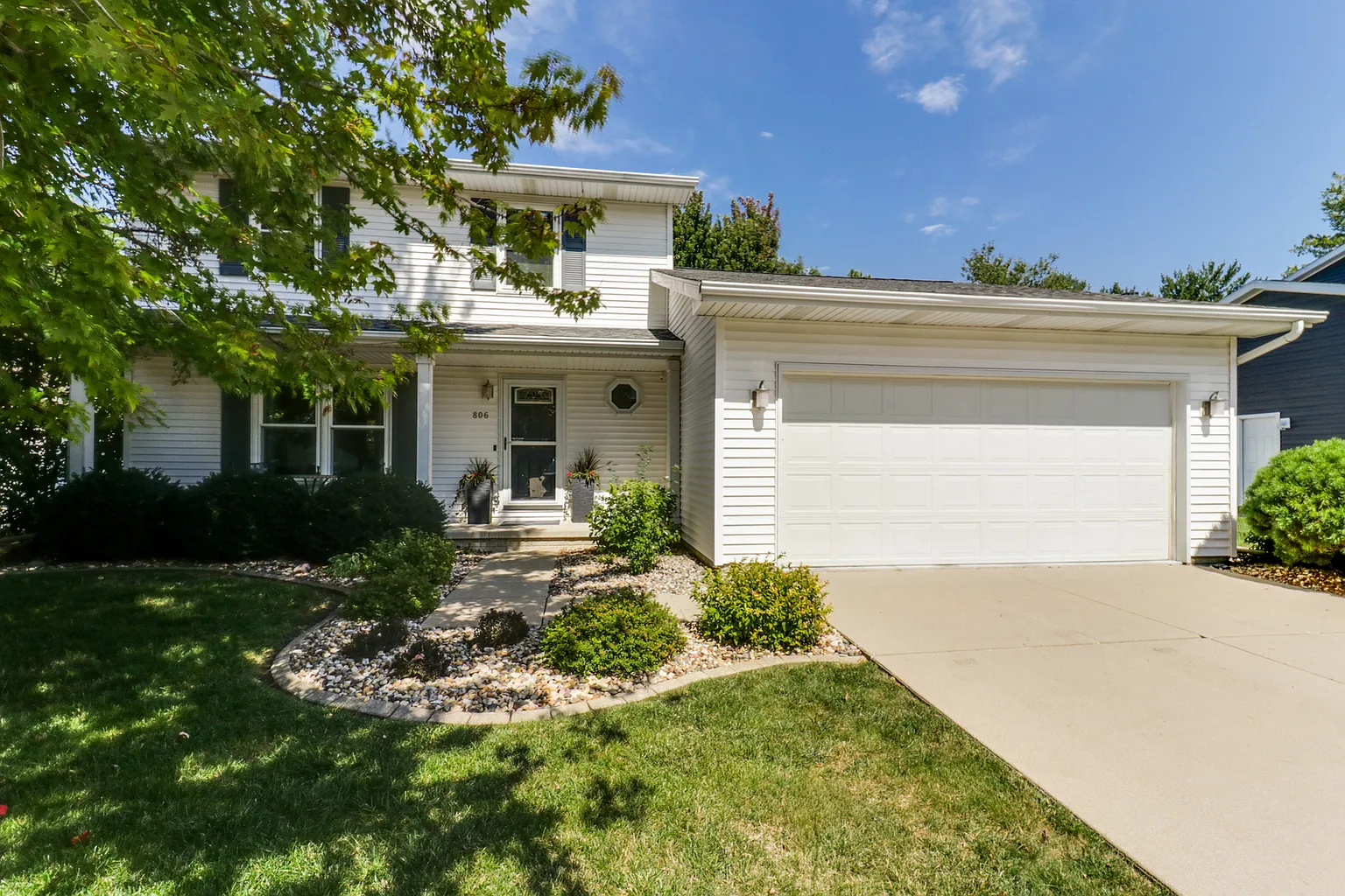 806 Landau Ln photo 1