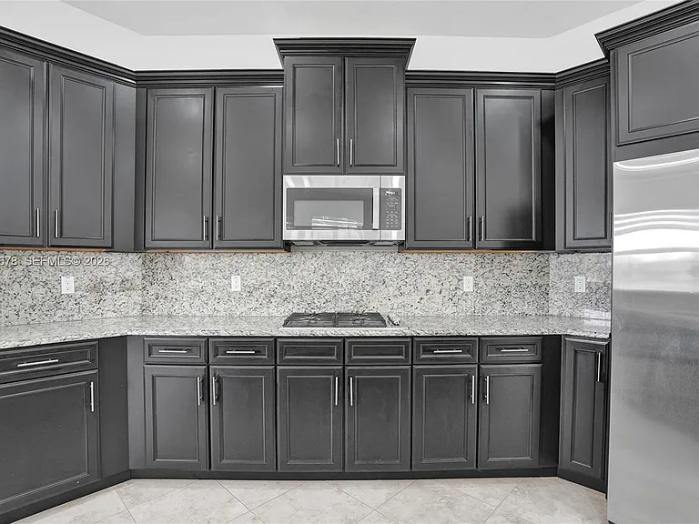 10340 Lake Vista Ct — Photo 36