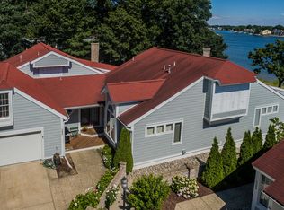 16884 Landing Dr, Spring Lake, MI 49456