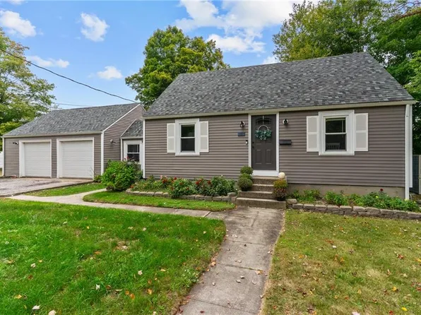 157 Farnum Pike, Smithfield, RI 02917