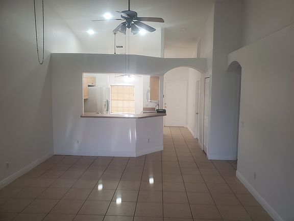 5th image of 525 NE 24th Pl #527