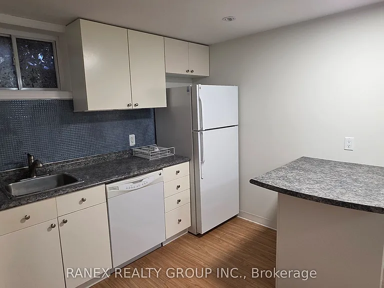 16 Lynwood Ct — Photo 20