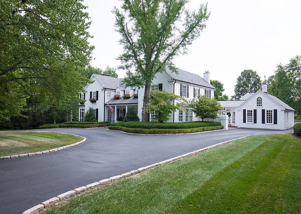1st image of 18 Clermont Ln