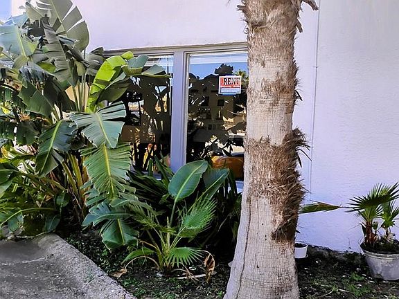 3rd image of 115 W Pompano St Suite A