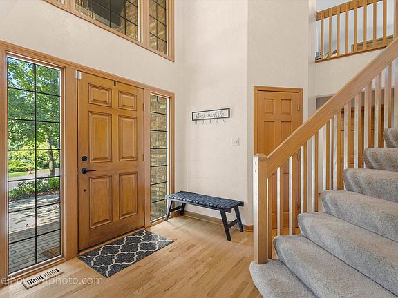 5th image of 999 S Butternut Cir
