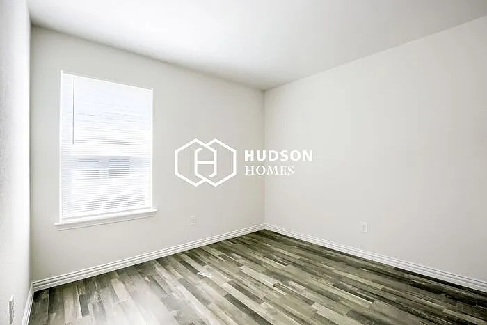 1110 Jones St — Photo 8