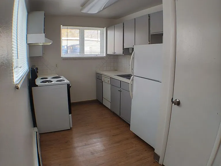 8020 Boundary Ave — Photo 1