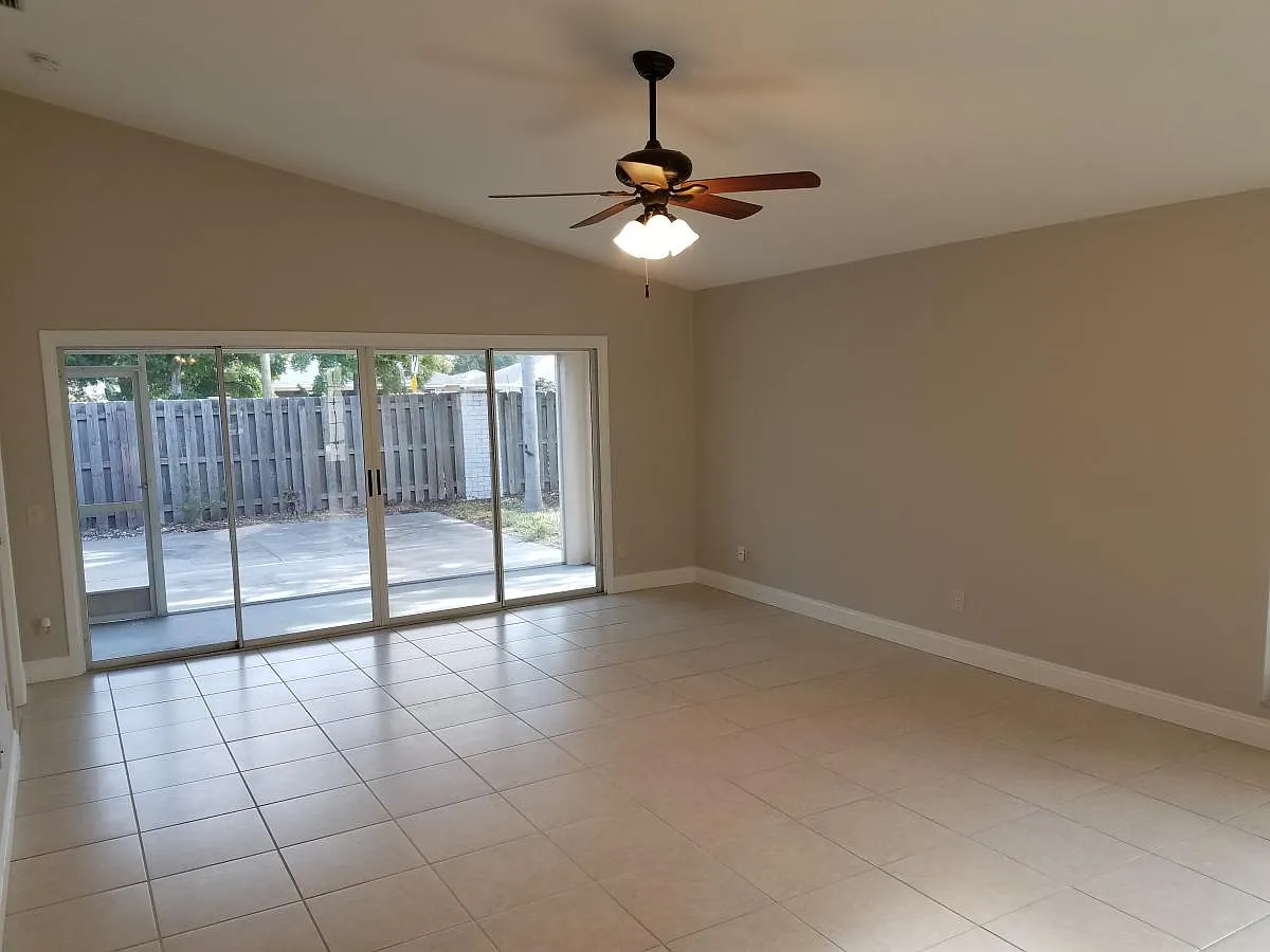 3 bed, 1311 sqft, $2,500 — Photo 4