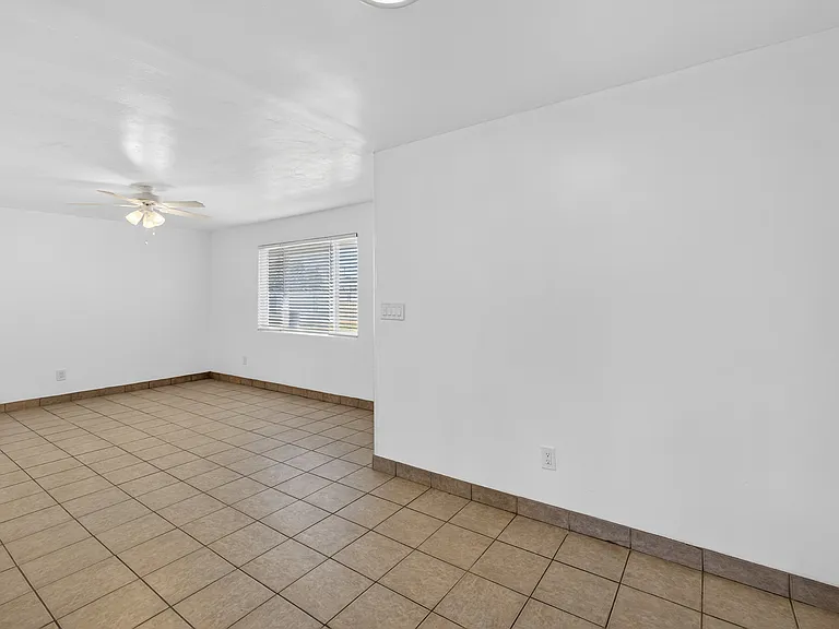 446 S Bellview — Photo 8