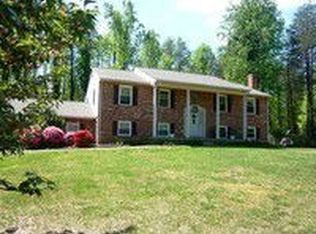 236 Jennifer Ln, Stafford, VA