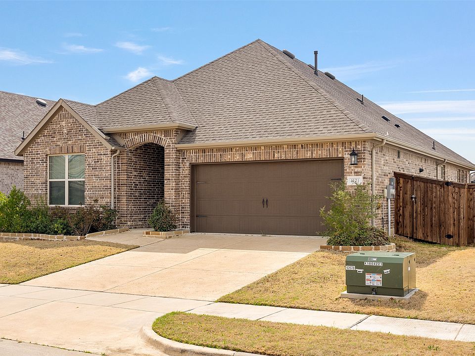 1st image of 4121 Silver Spur Ct