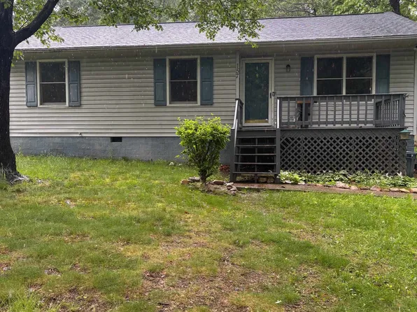 157 Dodge St, Stuarts Draft, VA 24477