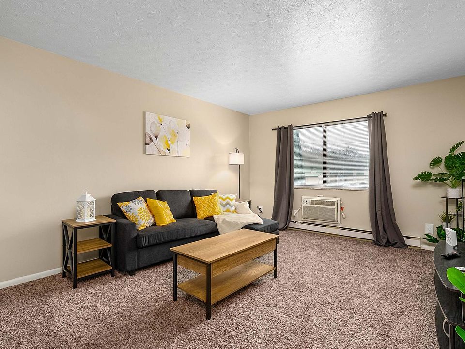 Cedarwood Court 1225 North Rd Niles OH Zillow