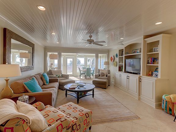 4th image of 42 Beach Club Villas Ct