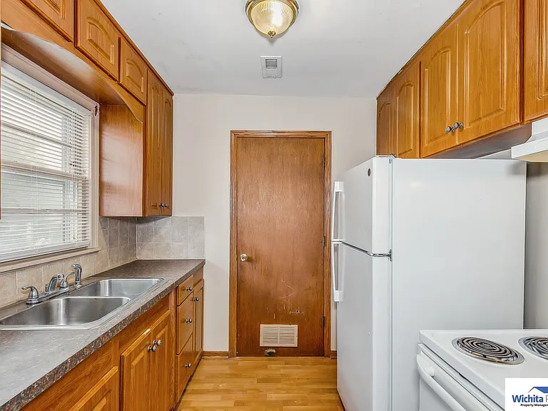 2219 N Estelle St — Photo 6